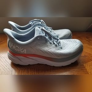 Hoka One One Clifton 8